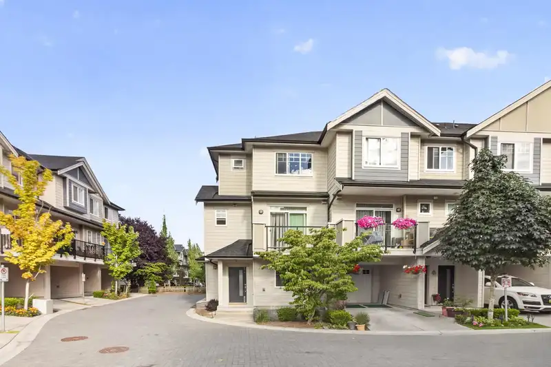 191 13898 64 AVENUE - photo 1 of 37