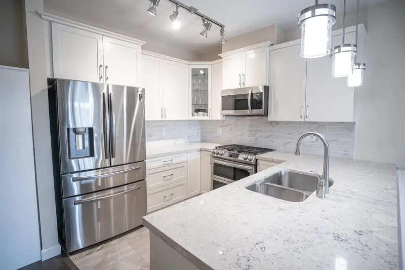 413 20325 85 AVENUE - photo 3 of 38