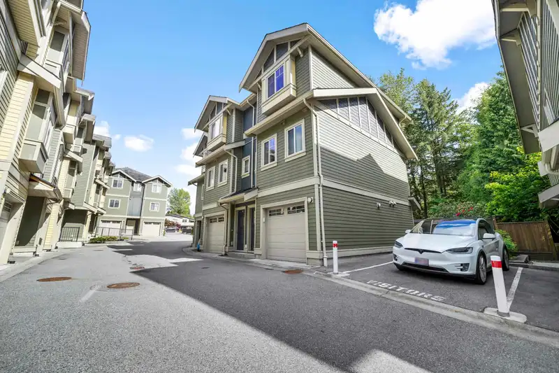 118 3382 VIEWMOUNT DRIVE - photo 3 of 40