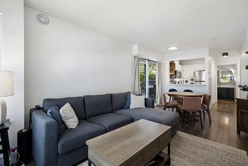 206 2388 TRIUMPH STREET - photo 4 of 28