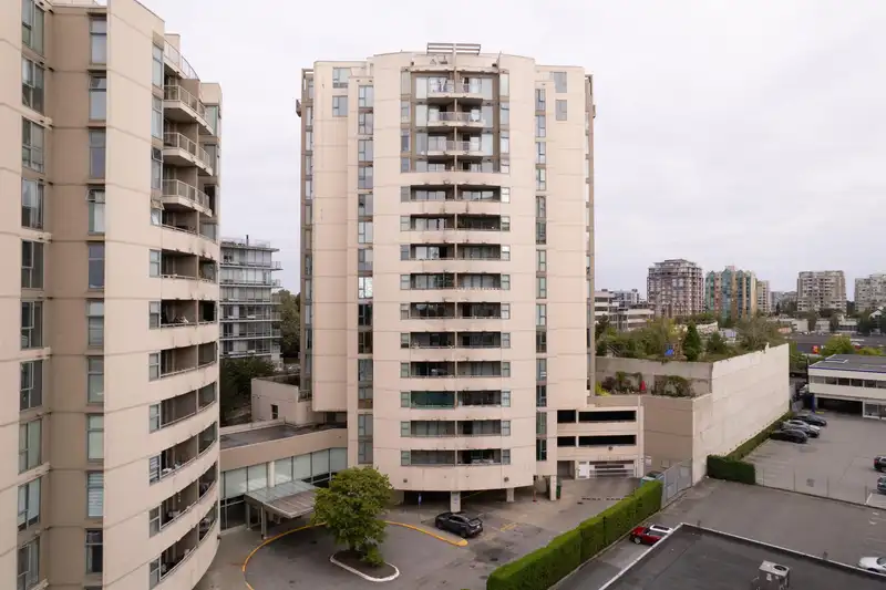 1304 8248 LANSDOWNE ROAD - photo 1 of 9