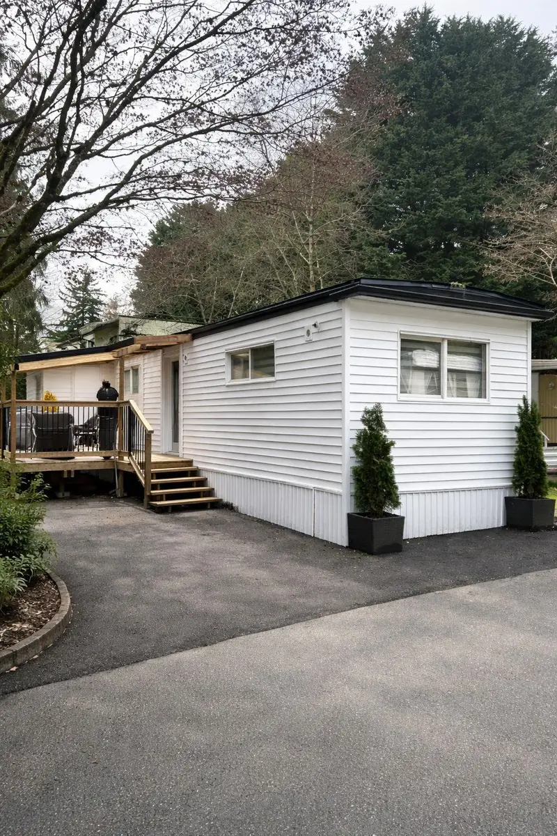 6 6571 KING GEORGE BOULEVARD - photo 2 of 5