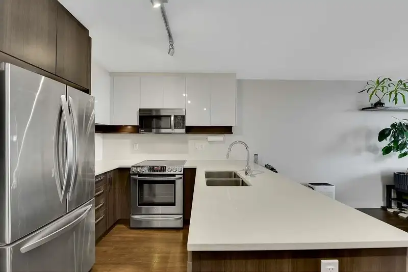 1503 958 RIDGEWAY AVENUE - photo 3 of 39