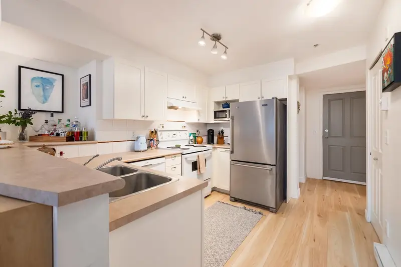 207 5355 BOUNDARY ROAD - photo 3 of 24