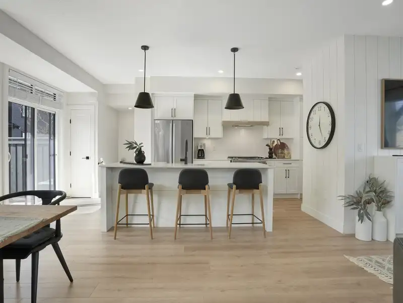 13 7967 197 STREET - photo 3 of 36