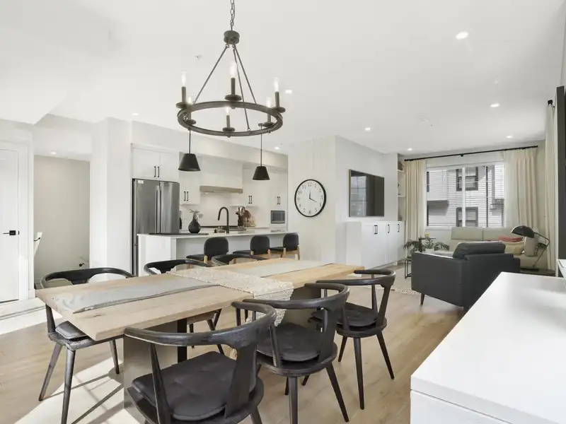 13 7967 197 STREET - photo 4 of 36