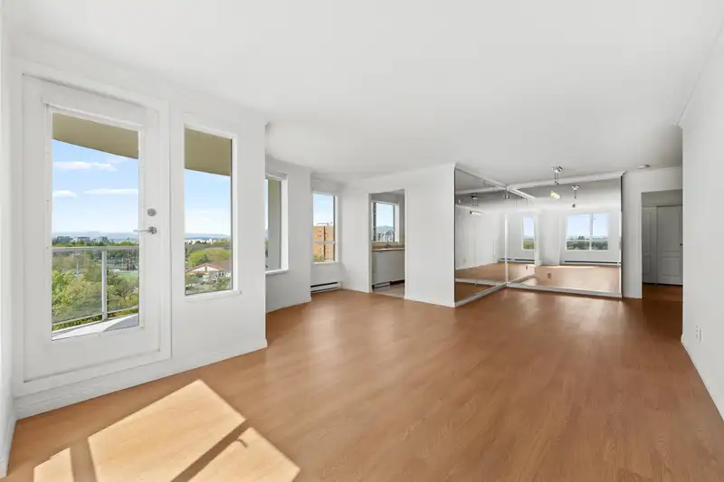1100 7680 GRANVILLE AVENUE - photo 3 of 36