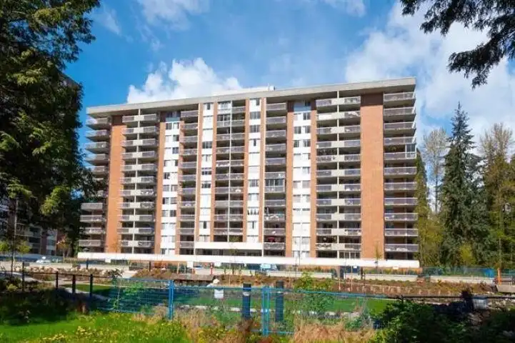 718 2012 FULLERTON AVENUE - photo 1 of 29