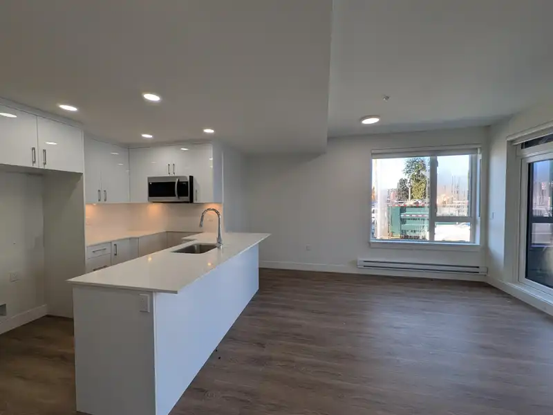 110 15739 FRASER HIGHWAY - photo 3 of 40