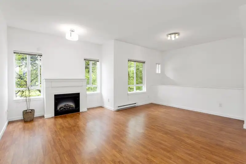 7 9020 DIXON AVENUE - photo 2 of 38