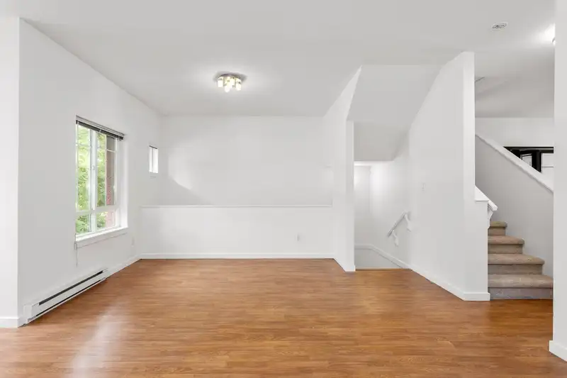 7 9020 DIXON AVENUE - photo 3 of 38