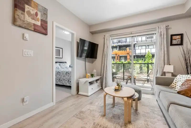 223 13768 108 AVENUE - photo 4 of 28