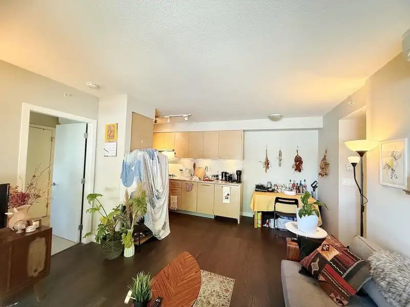 101 6180 COONEY ROAD - photo 2 of 25
