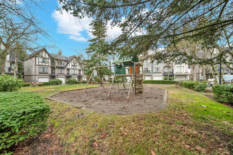 20 12778 66 AVENUE - photo 2 of 25