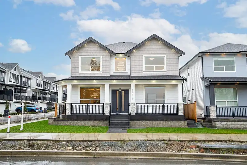 20170 82 AVENUE - photo 2 of 40