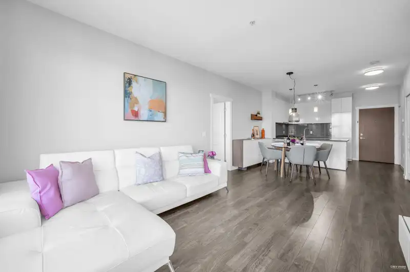 603 9311 ALEXANDRA ROAD - photo 2 of 32