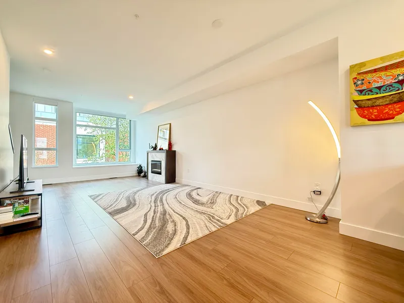 5458 OAK STREET - photo 4 of 25