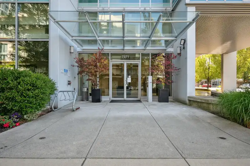 1708 7371 WESTMINSTER HIGHWAY - photo 3 of 28