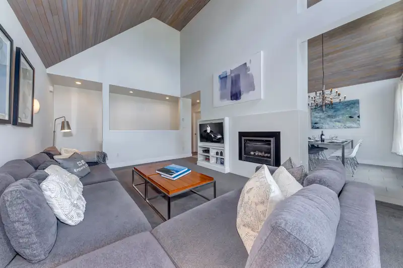 204 4865 PAINTED CLIFF ROAD - photo 3 of 26