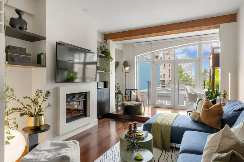 408 1275 HAMILTON STREET - photo 1 of 29