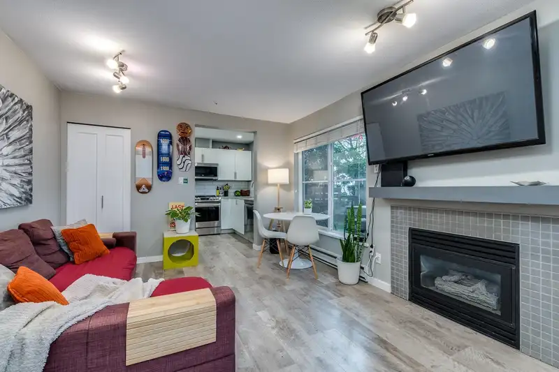 101 245 ST. DAVIDS AVENUE - photo 3 of 22