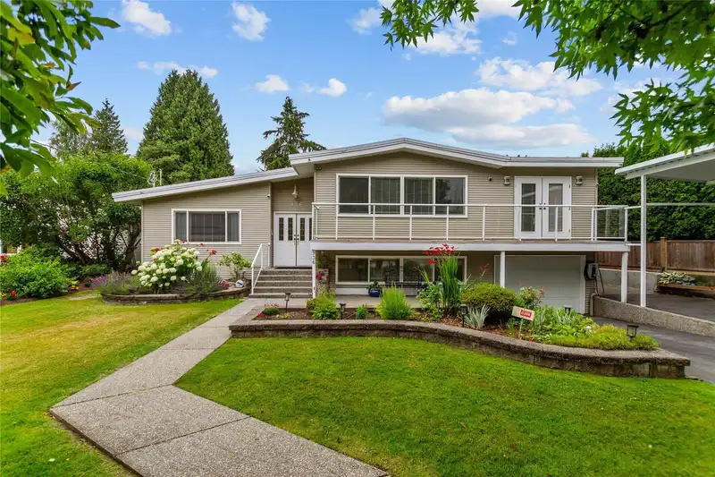 936 CAITHNESS CRESCENT - photo 1 of 26