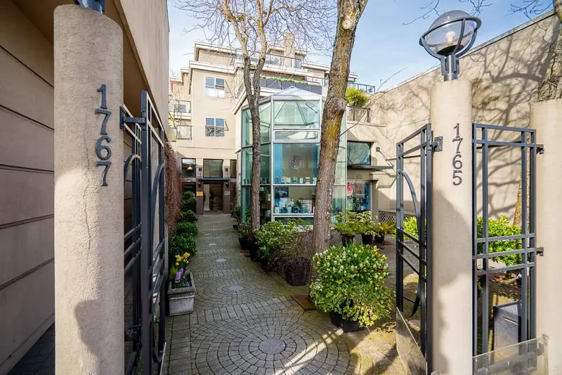 204 1765 MARINE DRIVE - photo 3 of 25