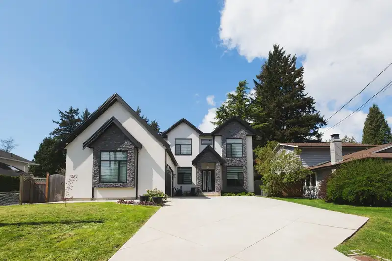 2211 154 STREET - photo 1 of 34