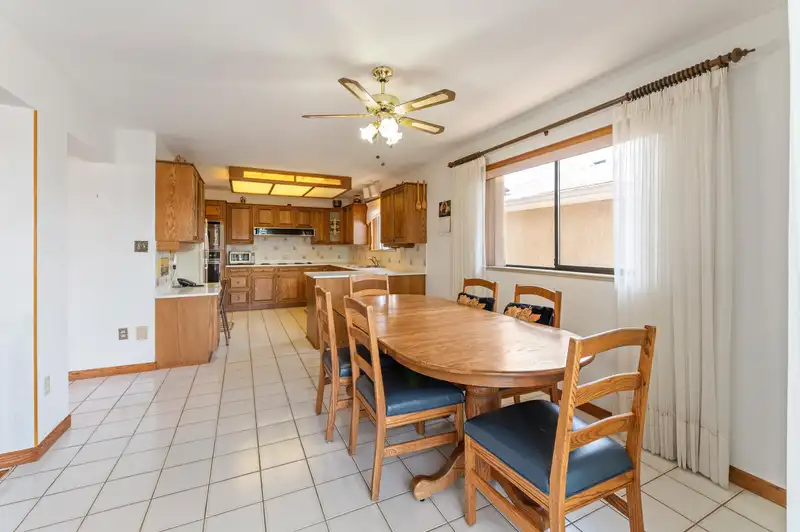 2411 E 39TH AVENUE - photo 4 of 25
