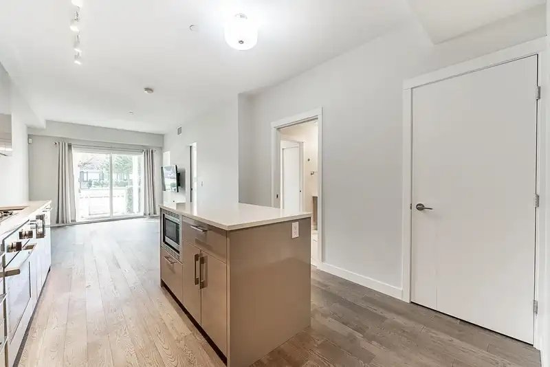 109 4080 YUKON STREET - photo 3 of 27