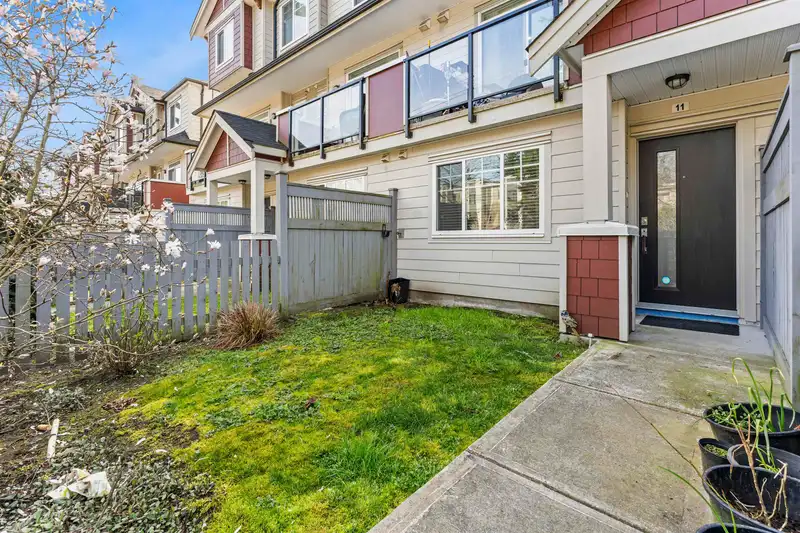 11 13898 64 AVENUE - photo 3 of 32