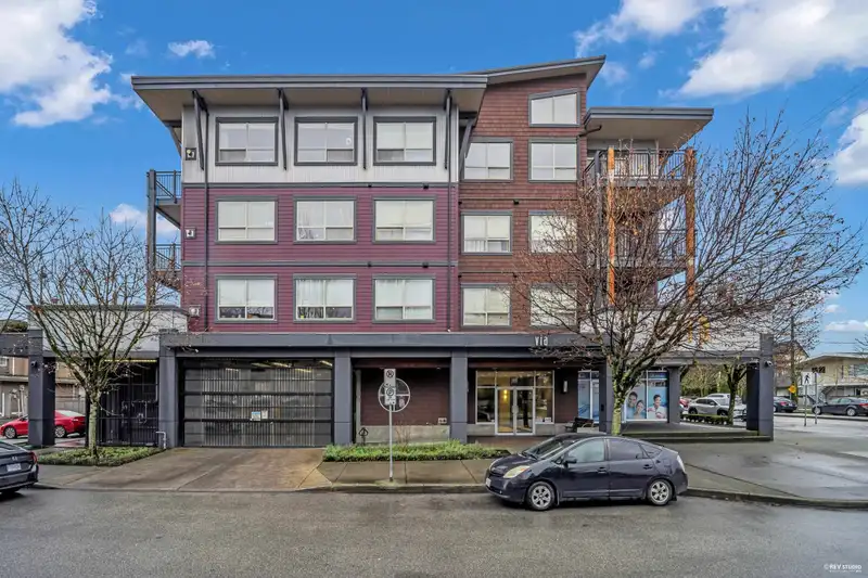 210 288 HAMPTON STREET - photo 1 of 6
