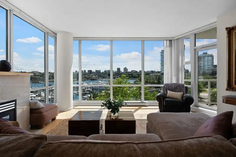 501 1099 MARINASIDE CRESCENT - photo 2 of 38