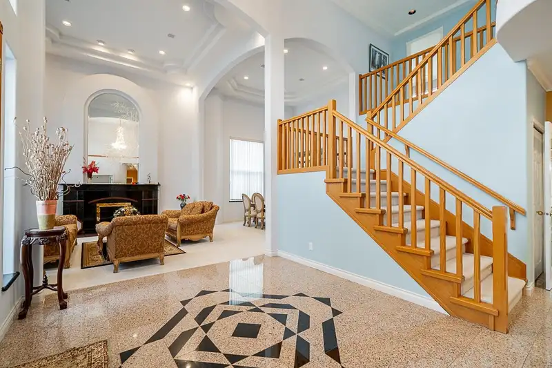 7260 BELAIR DRIVE - photo 3 of 33