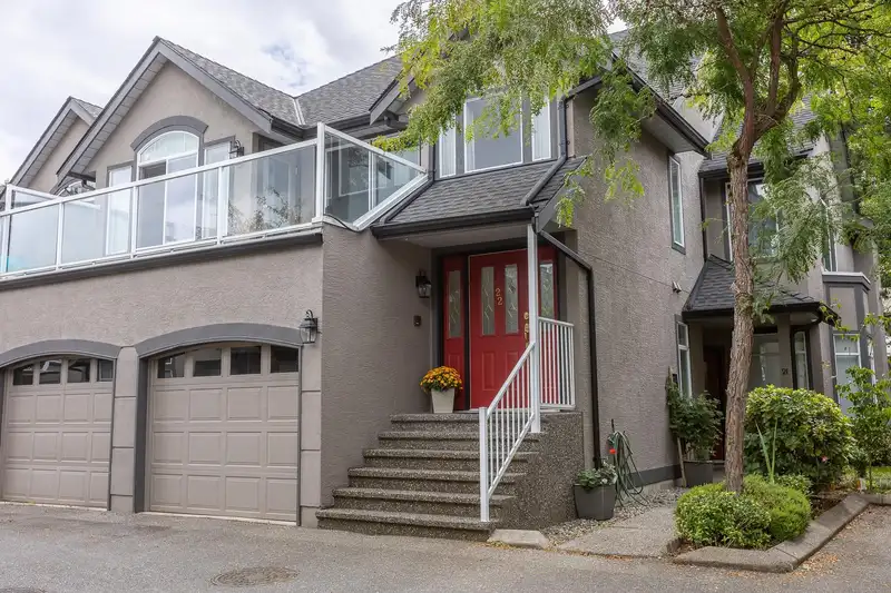 22 4740 221 STREET - photo 3 of 40