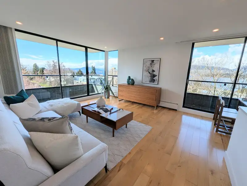 608 2370 W 2ND AVENUE - photo 2 of 19
