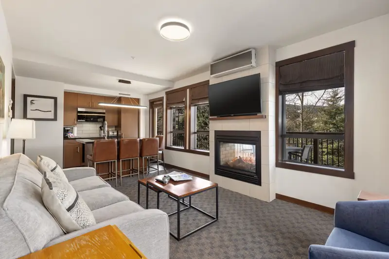 108A 2020 LONDON LANE - photo 2 of 25