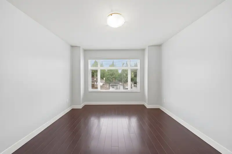 303 2745 E HASTINGS STREET - photo 4 of 40