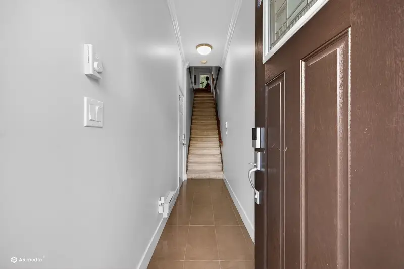 6 13670 62 AVENUE - photo 3 of 23