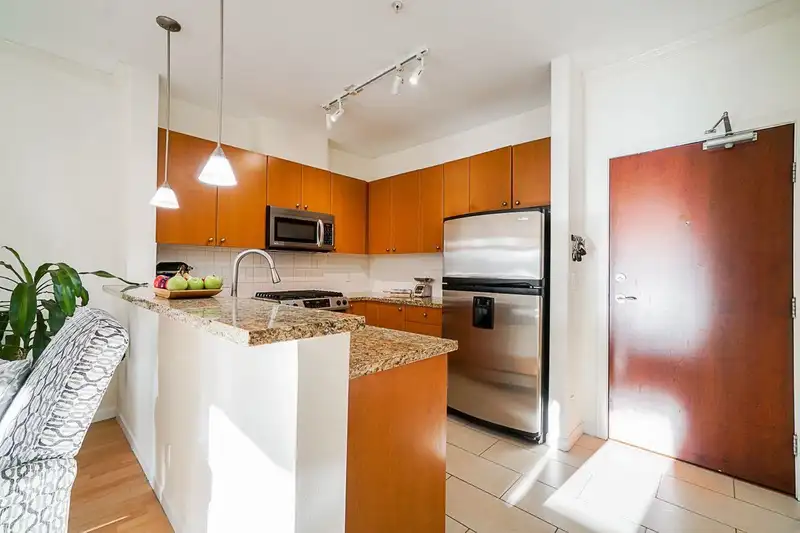 407 14 E ROYAL AVENUE - photo 2 of 28