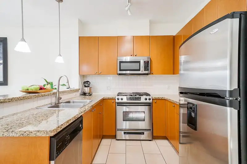 407 14 E ROYAL AVENUE - photo 3 of 28