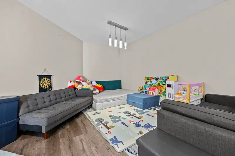 108 14981 101A AVENUE - photo 2 of 35