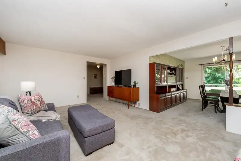 1453 COLEMAN STREET - photo 4 of 37