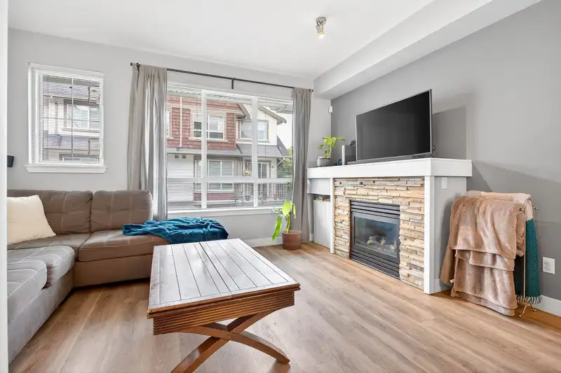 12 7155 189 STREET - photo 1 of 31