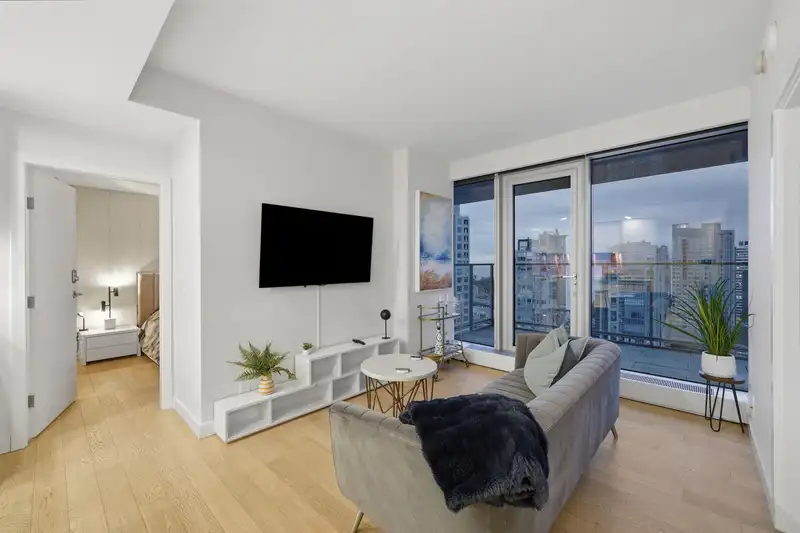 2506 1480 HOWE STREET - photo 3 of 40