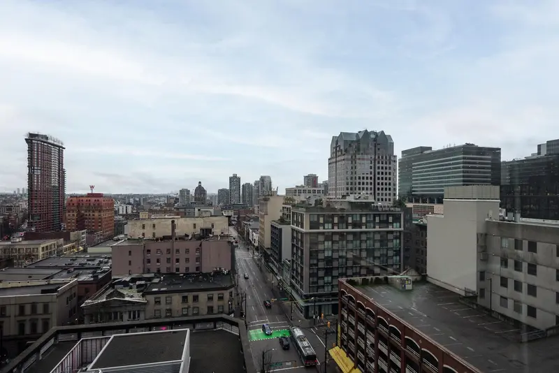 1407 438 SEYMOUR STREET - photo 3 of 25