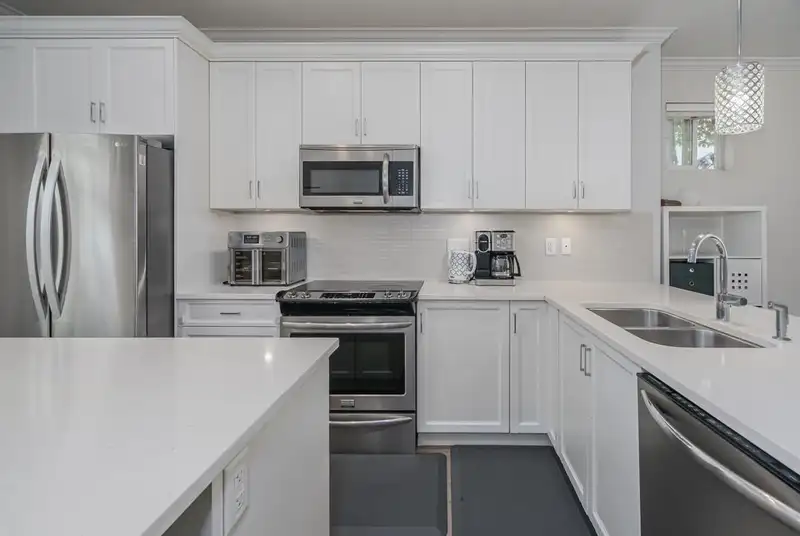 15 6089 144 STREET - photo 4 of 29