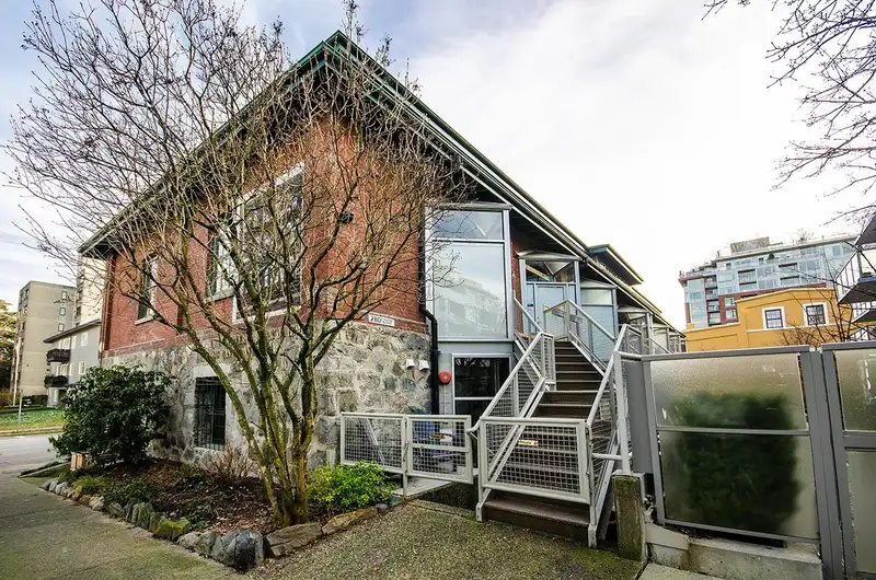 3 280 E 6TH AVENUE - photo 2 of 24