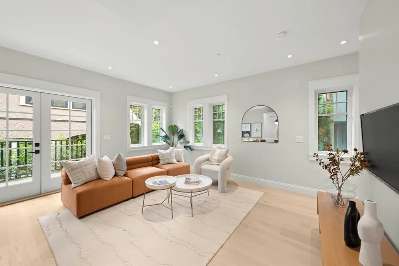 1458 W 45TH AVENUE - photo 2 of 25