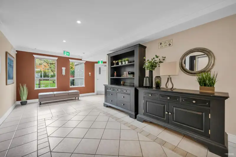 425 2980 PRINCESS CRESCENT - photo 3 of 19